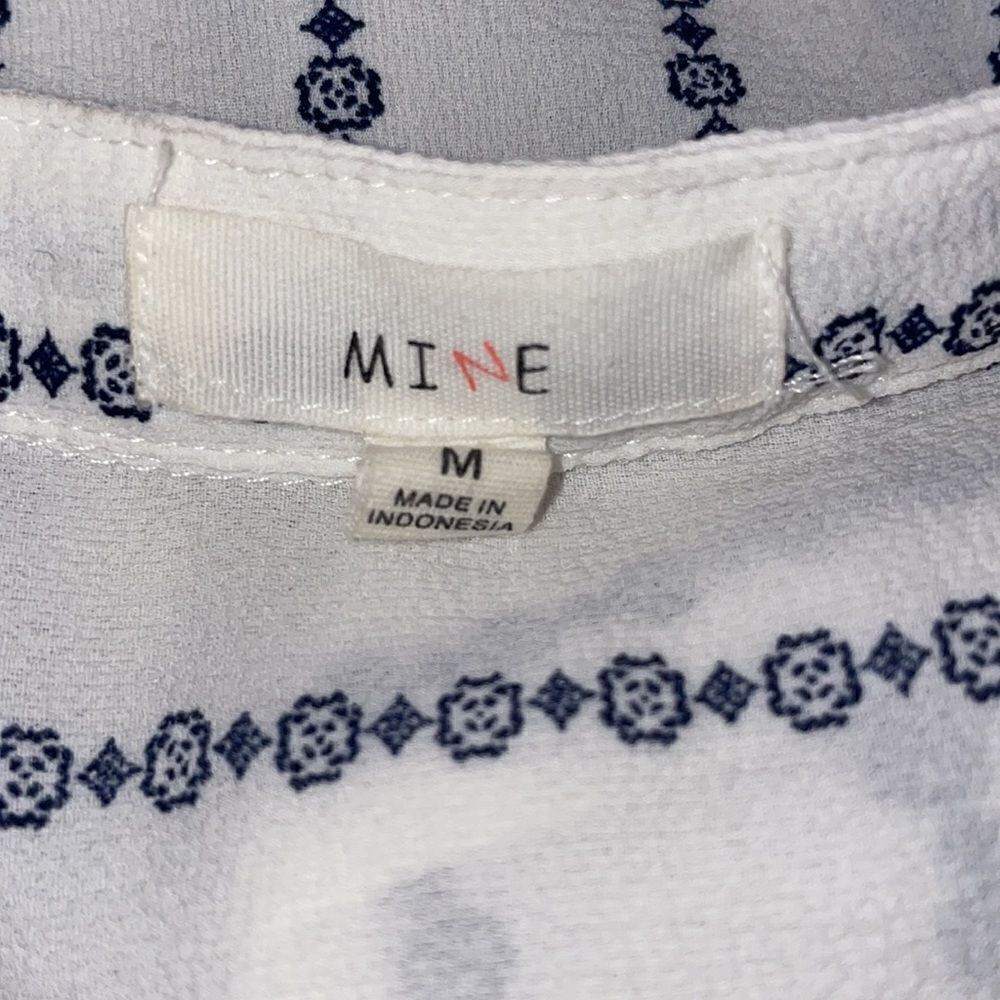 ‎Mine blouse, Size Medium - Picture 4 of 4